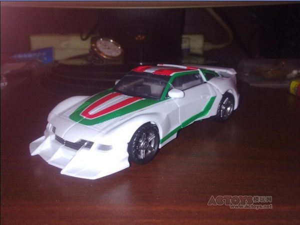 Transformers Generations Wheeljack  (4 of 5)